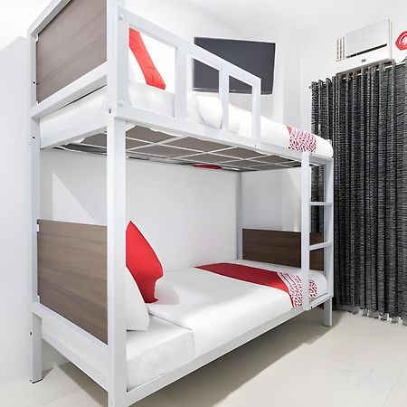 Oyo 152 Sangco Condotel Маніла Екстер'єр фото